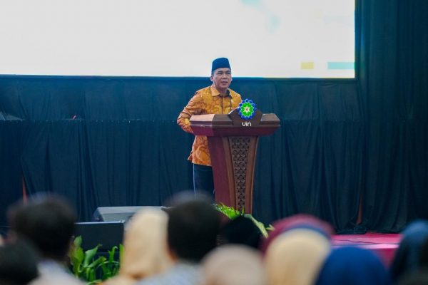 BERIKAN KULIAH BAGI 2.000 MAHASISWA UIN, MENDUKBANGGA WIHAJI TEKANKAN PENTINGNYA PERAN KELUARGA DALAM INVESTASI SDM