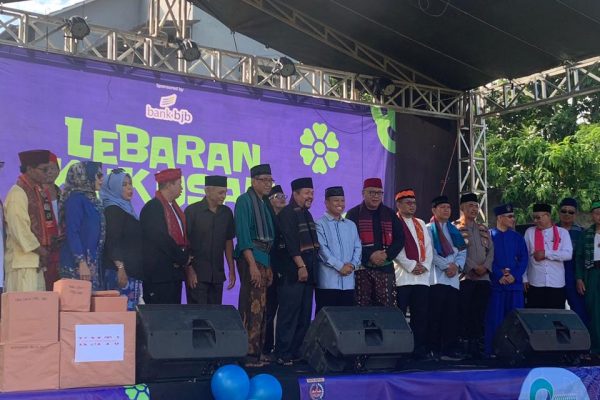 Rayakan HUT Depok ke-27, Warga Kukusan Gelar Tradisi Rantangan penuh Kebersamaan