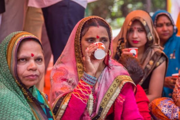 Uji Keyakinan, Kuil di India Wajibkan Pengunjung Minum Campuran Urin Sapi