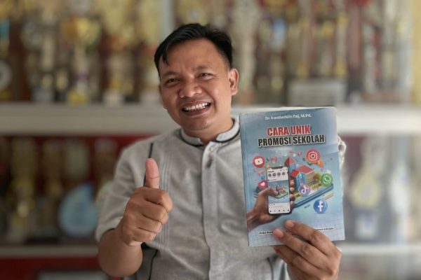 Buku Panduan Cara Unik Promosi Sekolah Karya Dr Awaluddin Faj, M.Pd