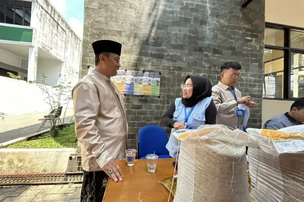 Wali Kota Depok Tinjau Penyaluran Bansos PKH Tahap I 2026 di Depok Jaya