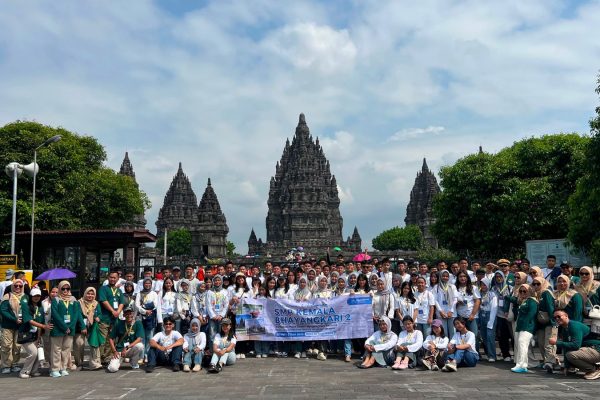 SMP Kemala Bhayangkari 2 Jakarta Selatan Gelar Kegiatan Goes To Yogyakarta 2026 Bersama Dirgantara AIA Tour Travel