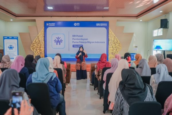 Tingkatkan Ketahanan Ekonomi, BRI Peduli Beri Pelatihan Kewirausahaan Bagi Puluhan Purna Pekerja Migran Indonesia di Cirebon