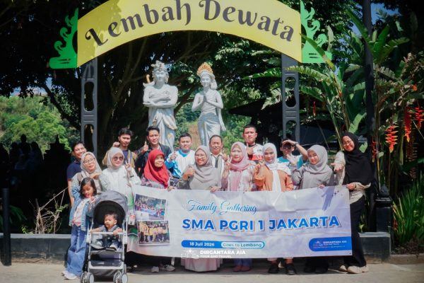 SMA PGRI 1 Jakarta Gelar Family Gathering 2026 Bersama Dirgantara AIA Tour Travel Depok