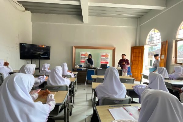 Pondok Modern Darul Falah Cimenteng Subang Gelar Kegiatan Motivasi Santri Mengenal Diri Untuk Berprestasi Bersama Dr Awaluddin Faj, M.Pd