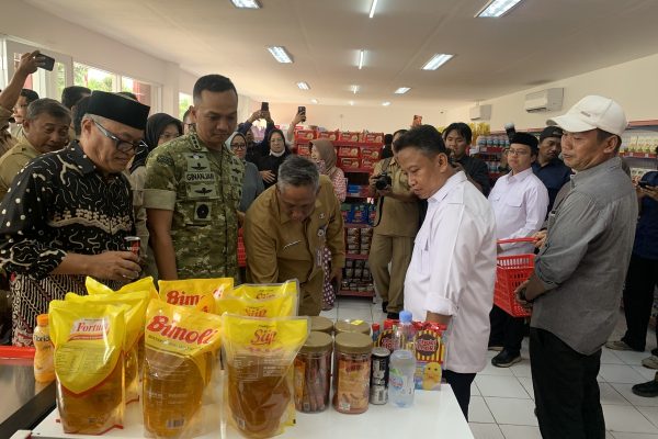Pantau KDKMP Grogol, Supian Suri Pastikan Program Kebutuhan Pokok Murah Berjalan