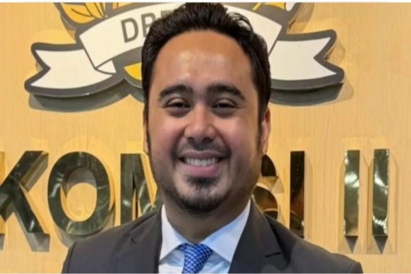 Nuzran Joher Resmi Dilantik Jadi Ketua Ombudsman RI, DPR Tekankan Perbaikan Pelayanan Publik
