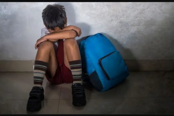 Seorang siswa SDN 1 Kebondalem Pemalang meninggal dunia diduga akibat perundungan. Polisi jadwalkan pemeriksaan saksi dan hasil autopsi.