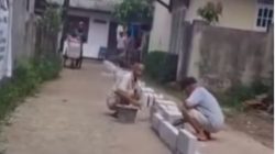 Sengketa Warga di Jatijajar Depok: Penutupan Akses Jalan Dipicu Perselisihan Asap Sampah